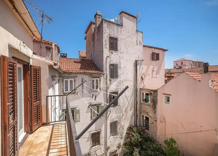 Two Bedroom Apartment In City Center Igor