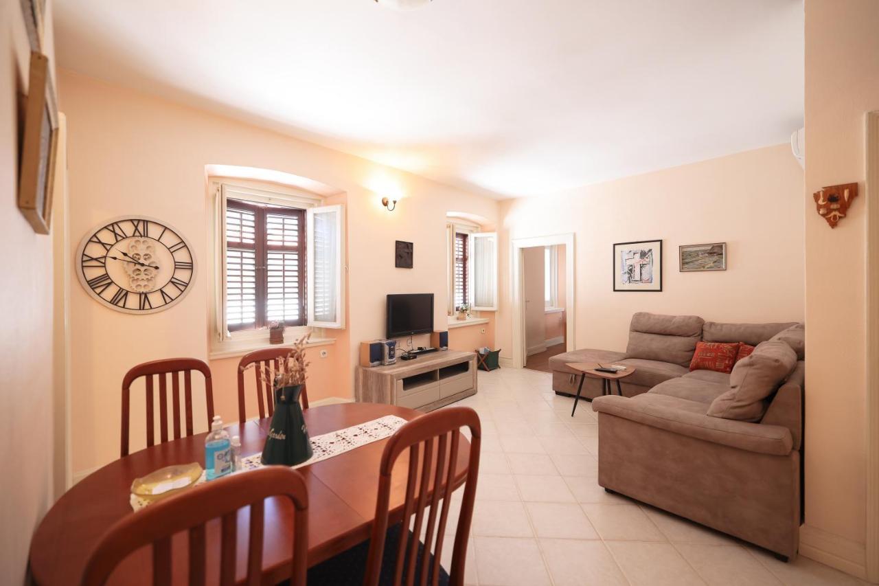 Apartment Two Bedroom In Center Igor *